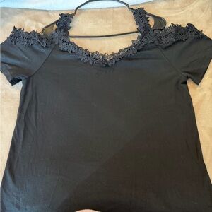 Women’s Black Cold-Shoulder Lace Trim Top